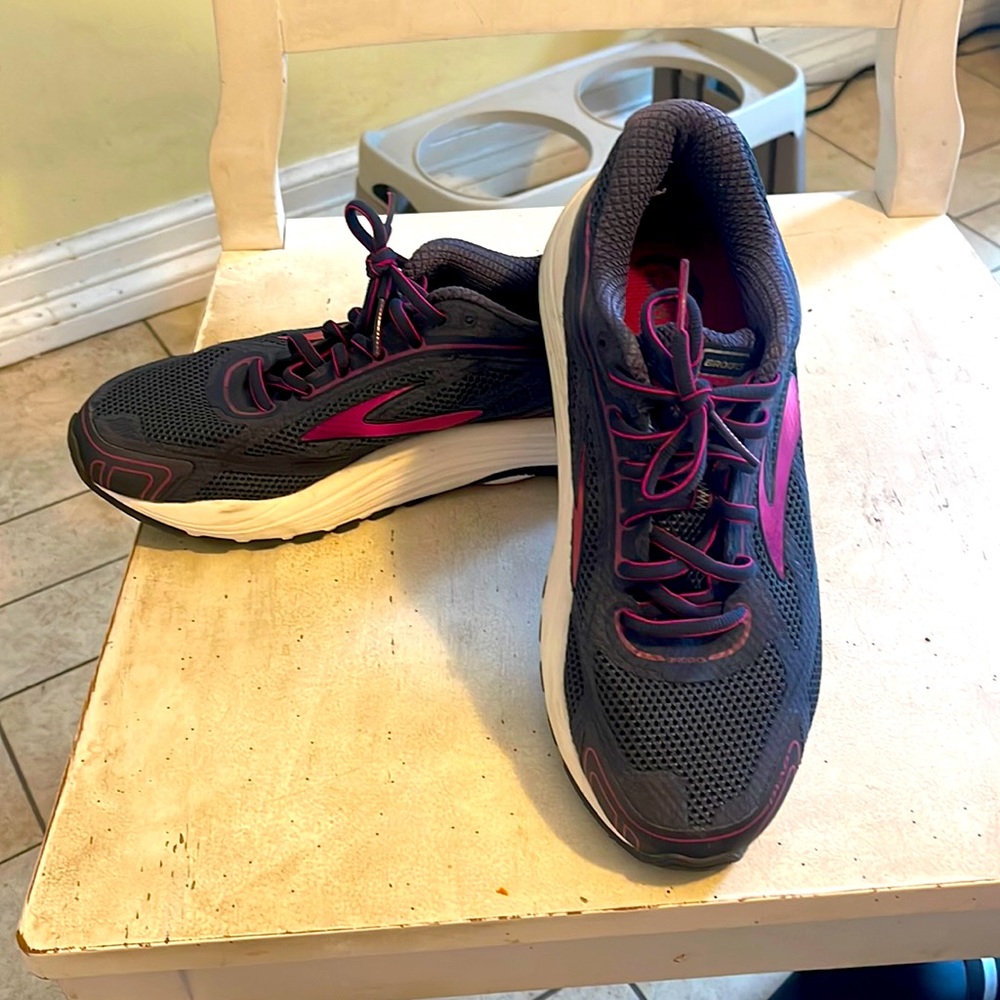 Brooks  Dyad Running shoes